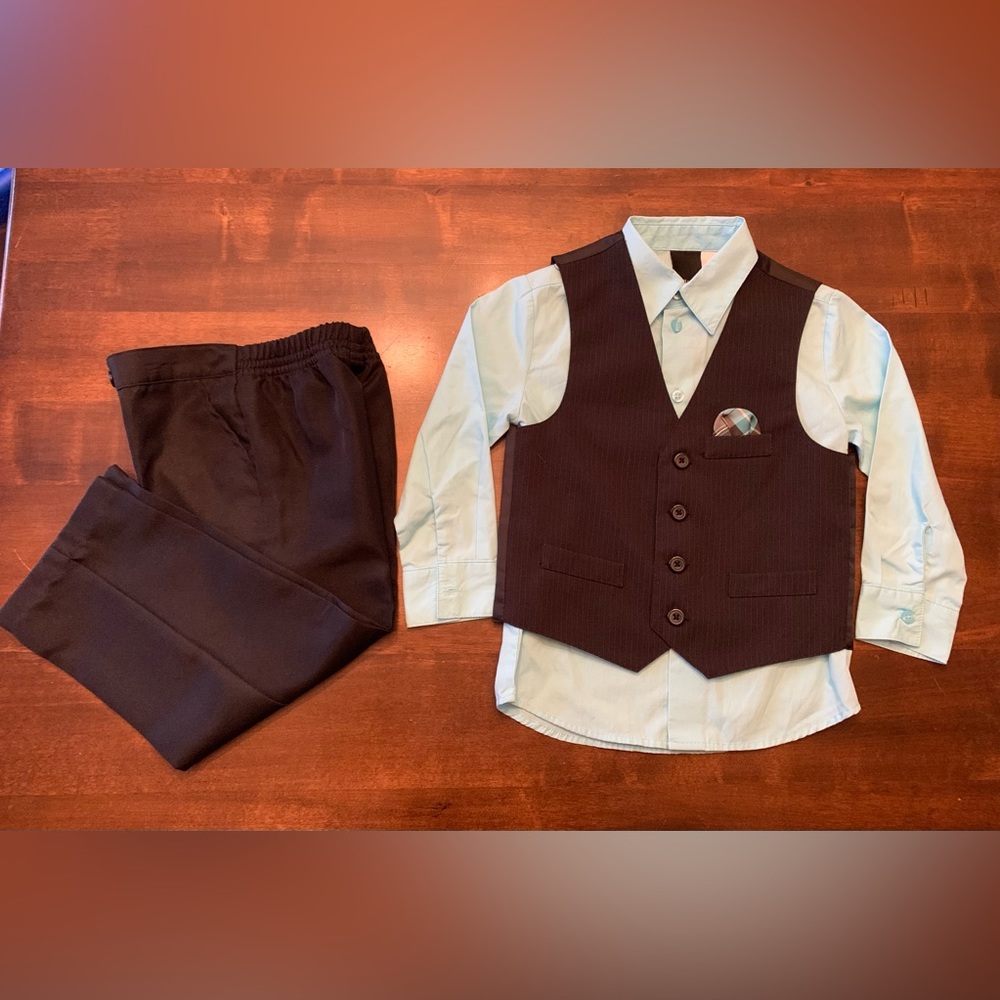 Boys 3 piece, baby blue suit.
